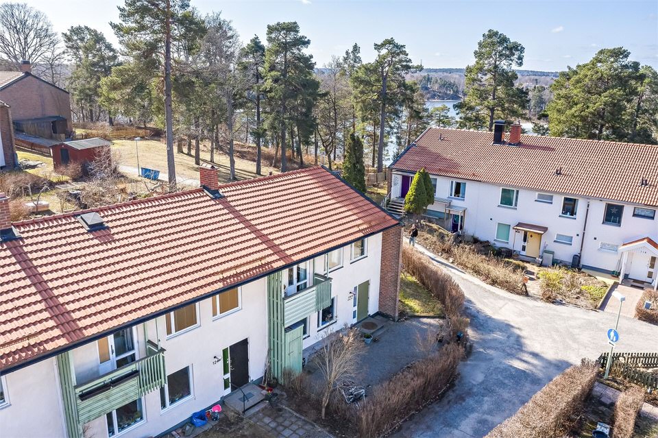 13. Nyputsad Fasad fastighetshus Ronninge salem 1